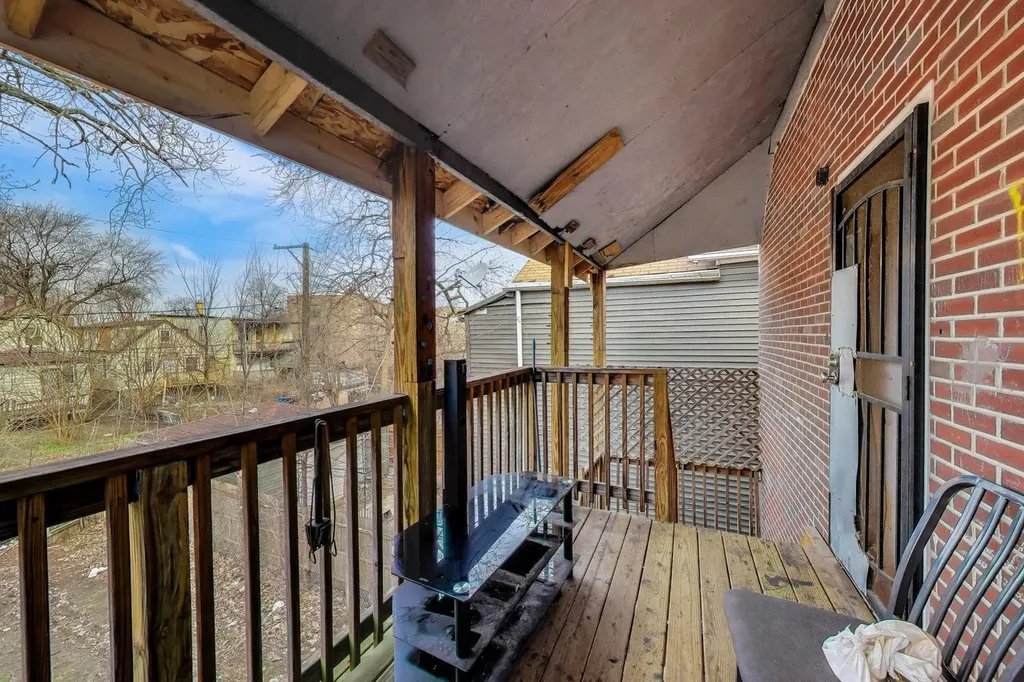 7524 South Ellis Avenue Chicago IL 60619