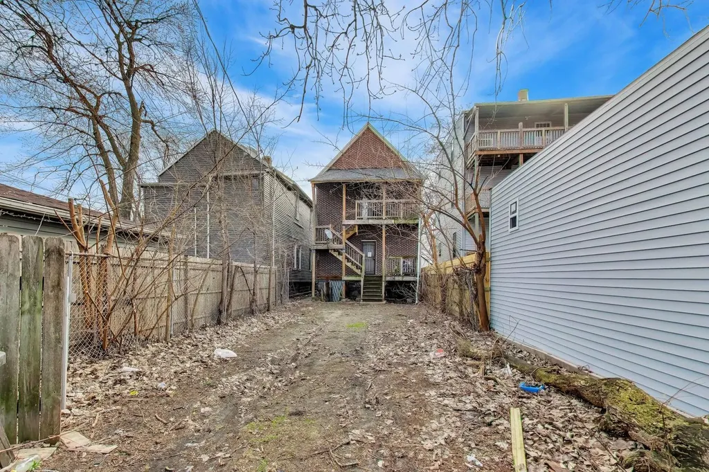 7524 South Ellis Avenue Chicago IL 60619