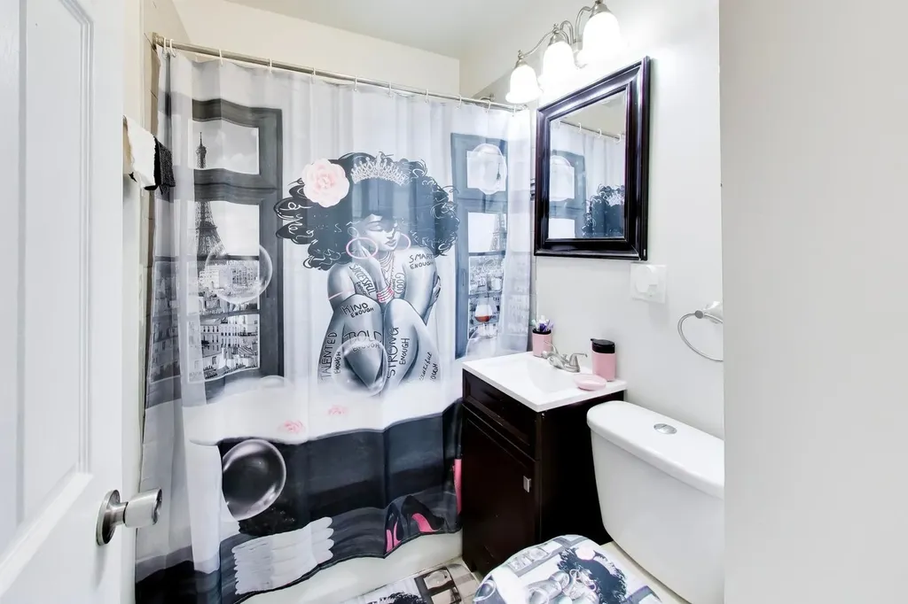 7524 South Ellis Avenue Chicago IL 60619