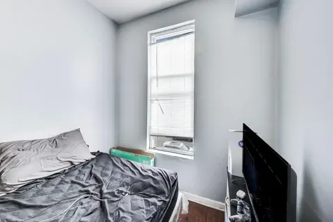 7524 South Ellis Avenue Chicago IL 60619