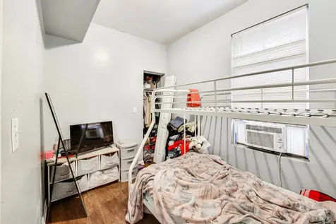 7524 South Ellis Avenue Chicago IL 60619