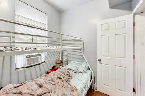 7524 South Ellis Avenue Chicago IL 60619