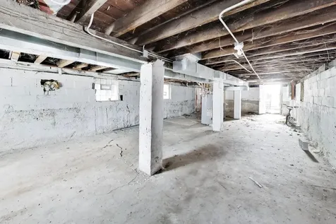 7524 South Ellis Avenue Chicago IL 60619