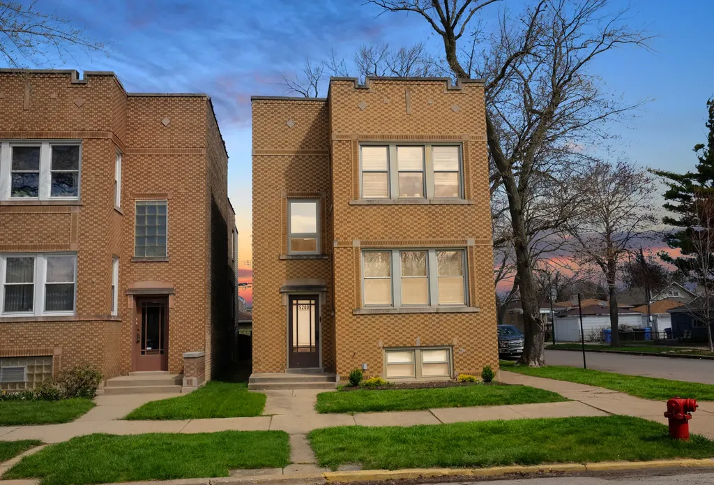 5200 West Winona Street Chicago IL 60630