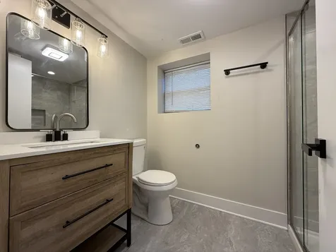 5200 West Winona Street Chicago IL 60630