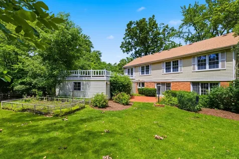 750 Carriage Way Deerfield IL 60015