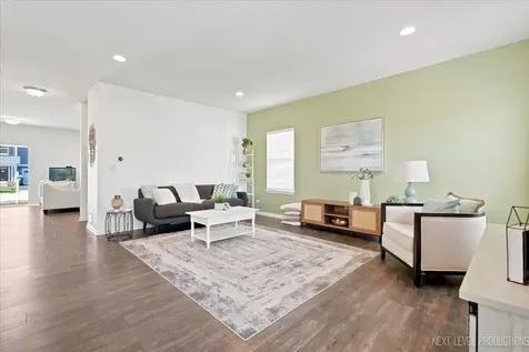3764 St James Court Elgin IL 60124