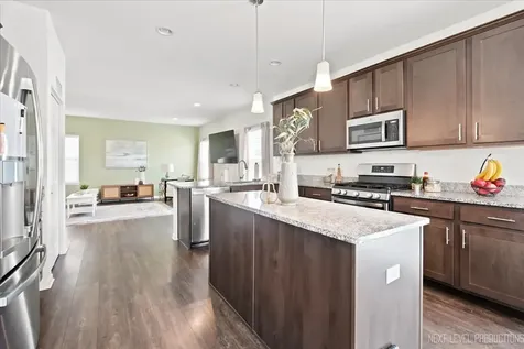 3764 St James Court Elgin IL 60124