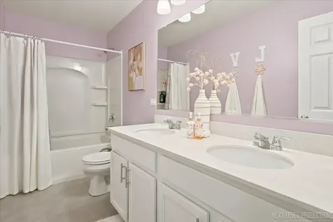3764 St James Court Elgin IL 60124