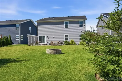 3764 St James Court Elgin IL 60124