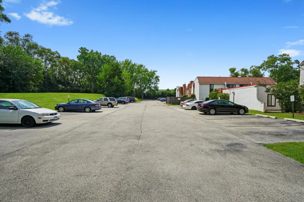 743 East Fullerton Avenue Glendale Heights IL 60139