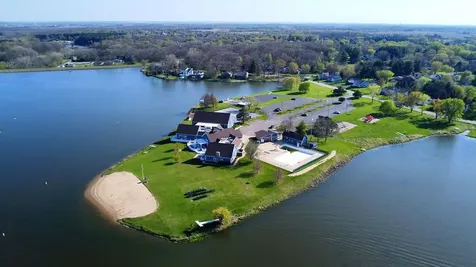 2000 Candlewick Drive SW Poplar Grove IL 61065