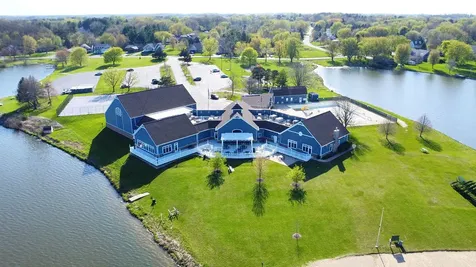 2000 Candlewick Drive SW Poplar Grove IL 61065