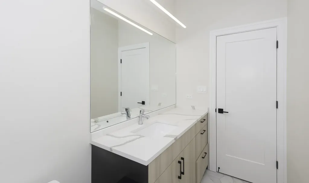 3762 South Indiana Avenue Chicago IL 60653