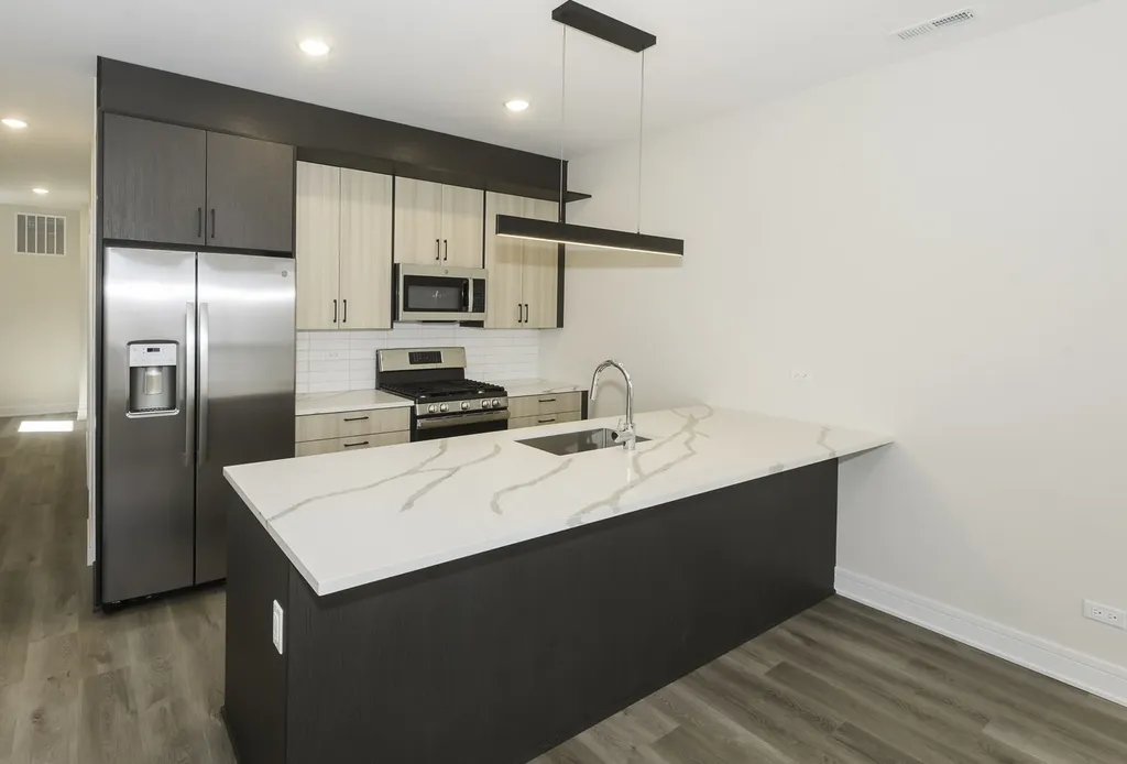 3762 South Indiana Avenue Chicago IL 60653