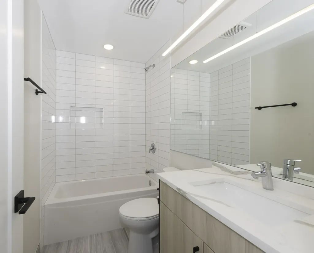 3762 South Indiana Avenue Chicago IL 60653