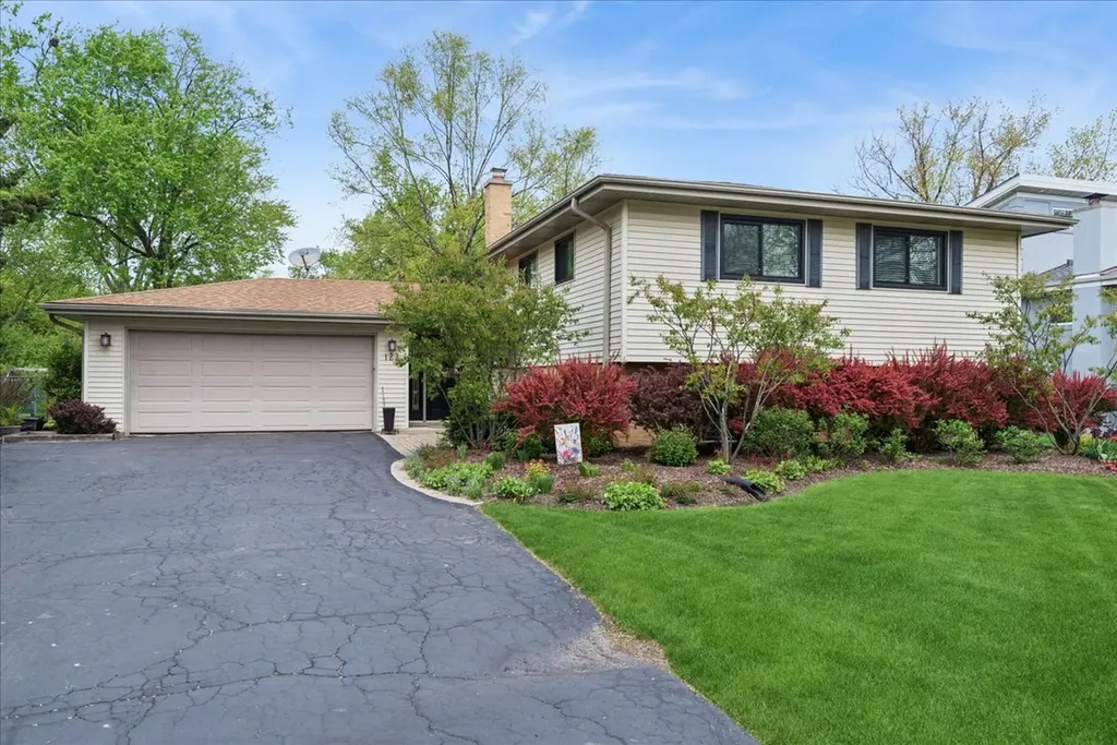 122 Mulberry Road Deerfield IL 60015