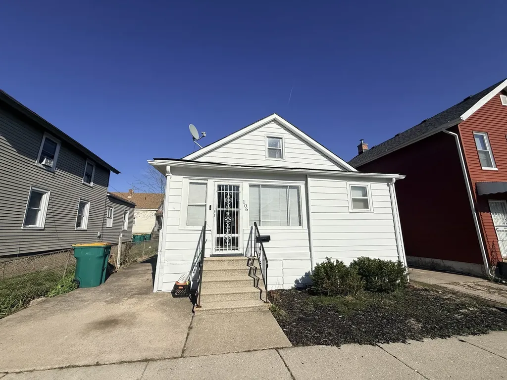 106 South Joliet Street W Joliet IL 60436