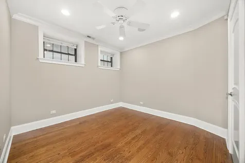 842 West Belle Plaine Avenue Chicago IL 60613