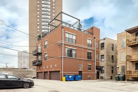 842 West Belle Plaine Avenue Chicago IL 60613