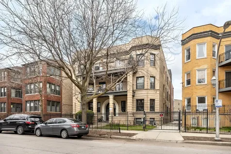 842 West Belle Plaine Avenue Chicago IL 60613