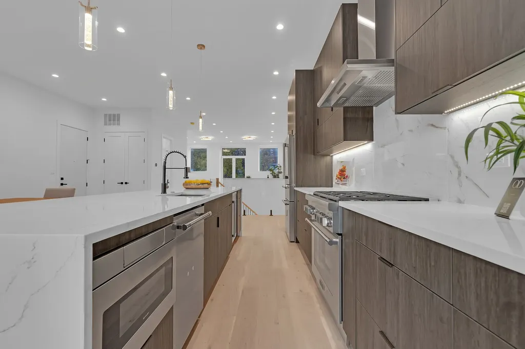 505 West Elm Street Chicago IL 60610