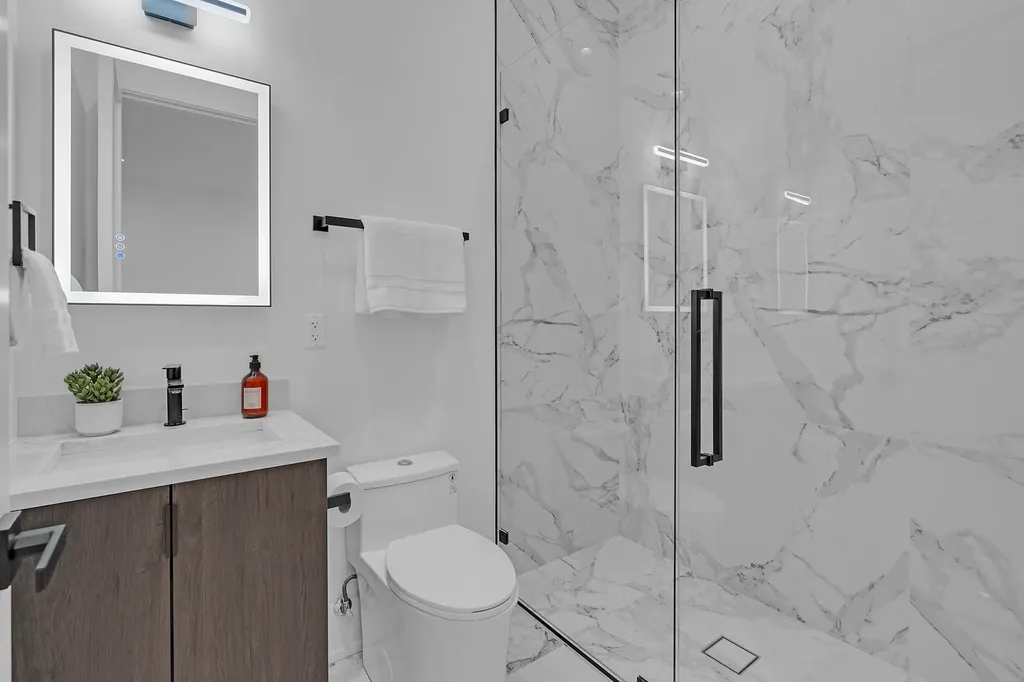 505 West Elm Street Chicago IL 60610
