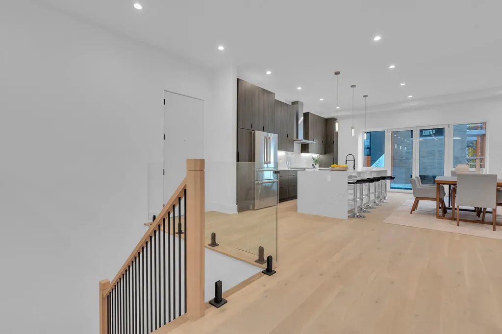 505 West Elm Street Chicago IL 60610