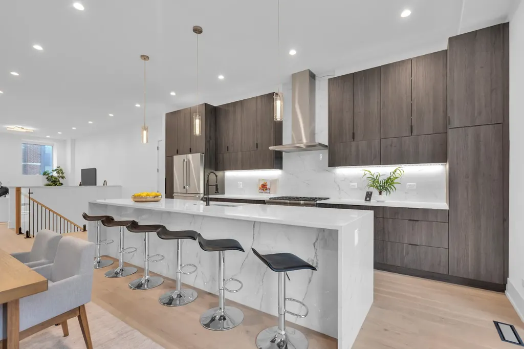 505 West Elm Street Chicago IL 60610