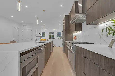 505 West Elm Street Chicago IL 60610