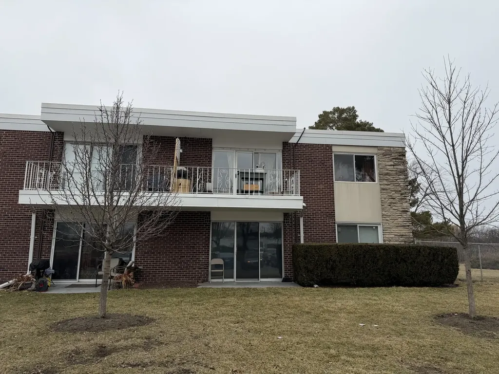 100 Deborah Lane Wheeling IL 60090