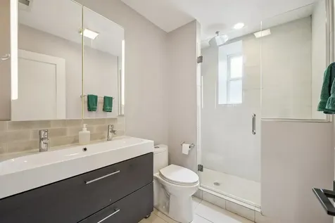 4345 South Langley Avenue Chicago IL 60653