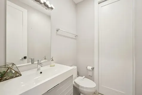 4345 South Langley Avenue Chicago IL 60653
