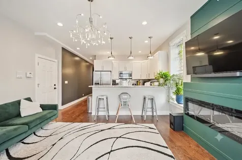 4345 South Langley Avenue Chicago IL 60653