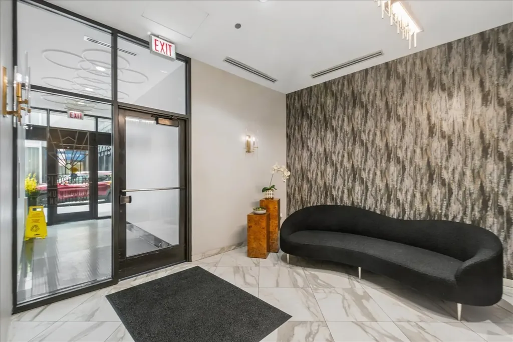 8 West Monroe Street Chicago IL 60603