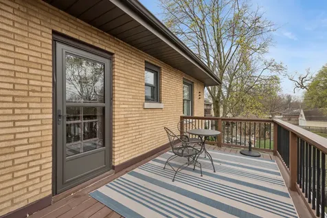 943 North Oak Park Avenue Oak Park IL 60302