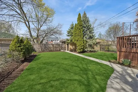 943 North Oak Park Avenue Oak Park IL 60302