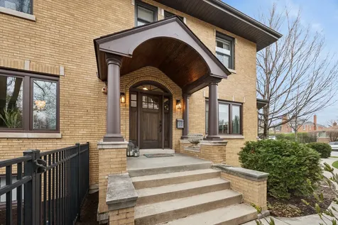 943 North Oak Park Avenue Oak Park IL 60302