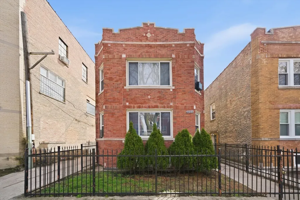 1025 North Trumbull Avenue Chicago IL 60651