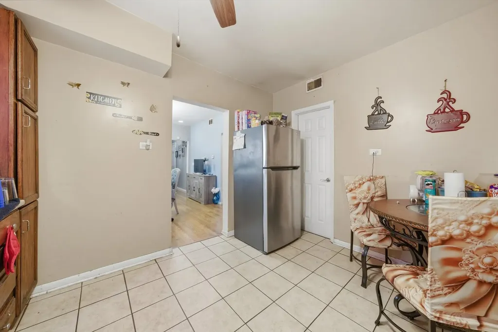 1025 North Trumbull Avenue Chicago IL 60651