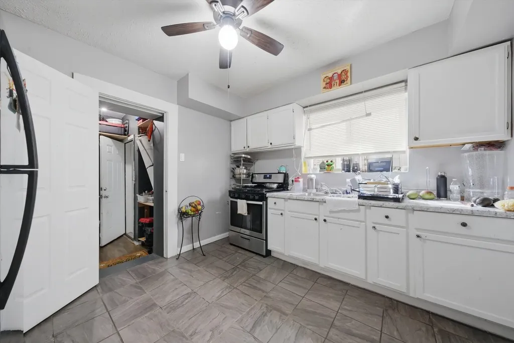 1025 North Trumbull Avenue Chicago IL 60651
