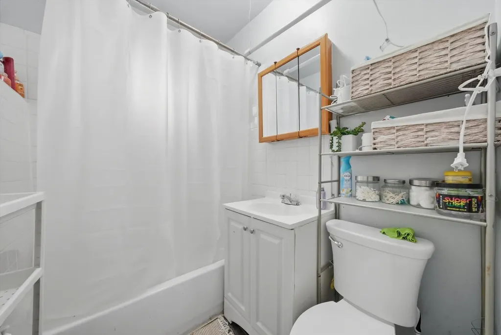 1025 North Trumbull Avenue Chicago IL 60651