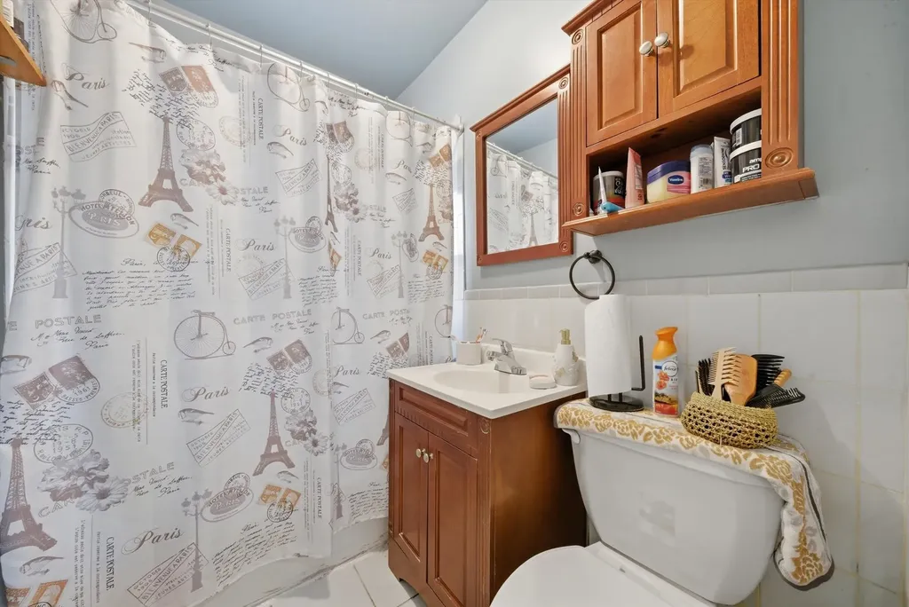 1025 North Trumbull Avenue Chicago IL 60651