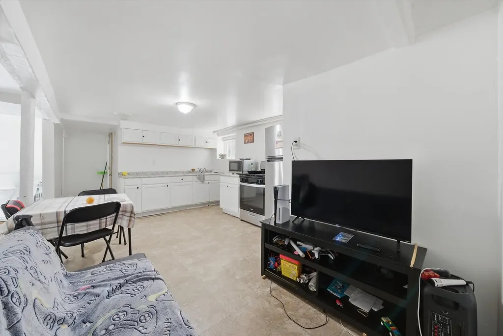 1025 North Trumbull Avenue Chicago IL 60651