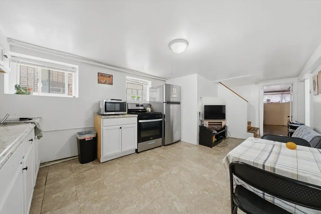 1025 North Trumbull Avenue Chicago IL 60651