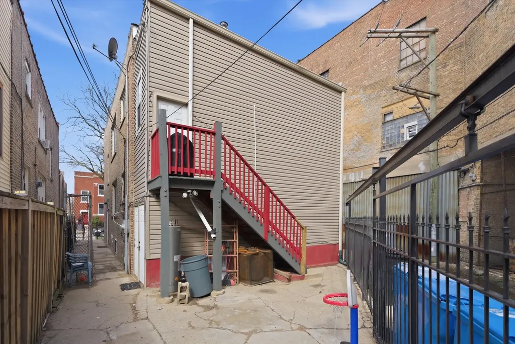 1025 North Trumbull Avenue Chicago IL 60651