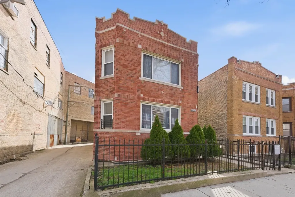 1025 North Trumbull Avenue Chicago IL 60651