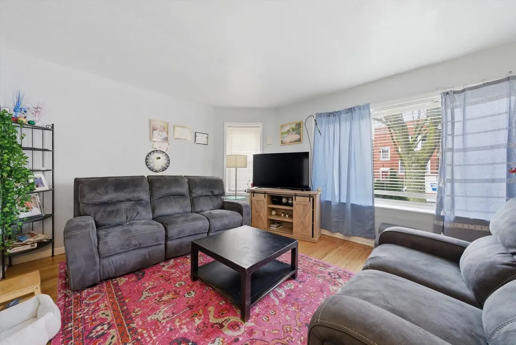 1025 North Trumbull Avenue Chicago IL 60651