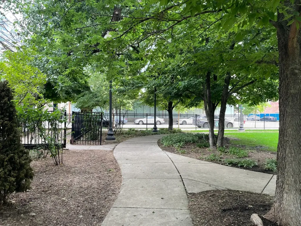 849 North Franklin Street Chicago IL 60610