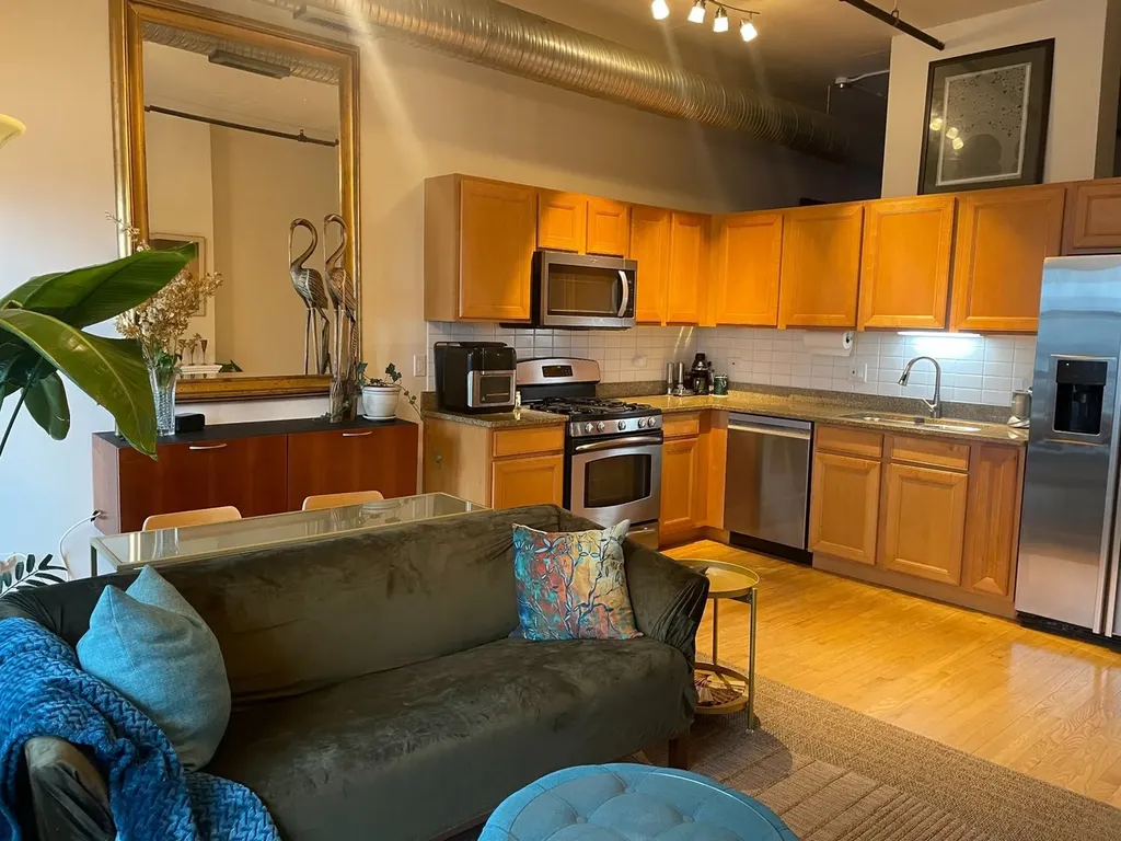 849 North Franklin Street Chicago IL 60610